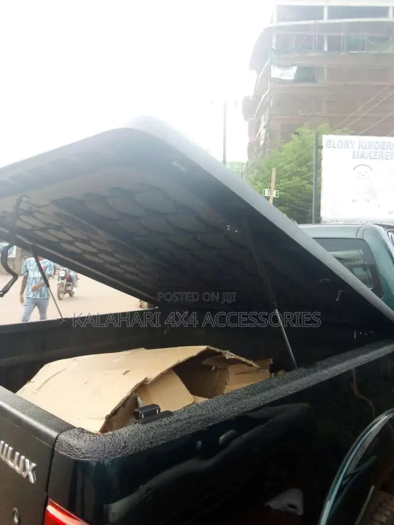Hard Plastic Gas Shock Tonneau Cover Hilux