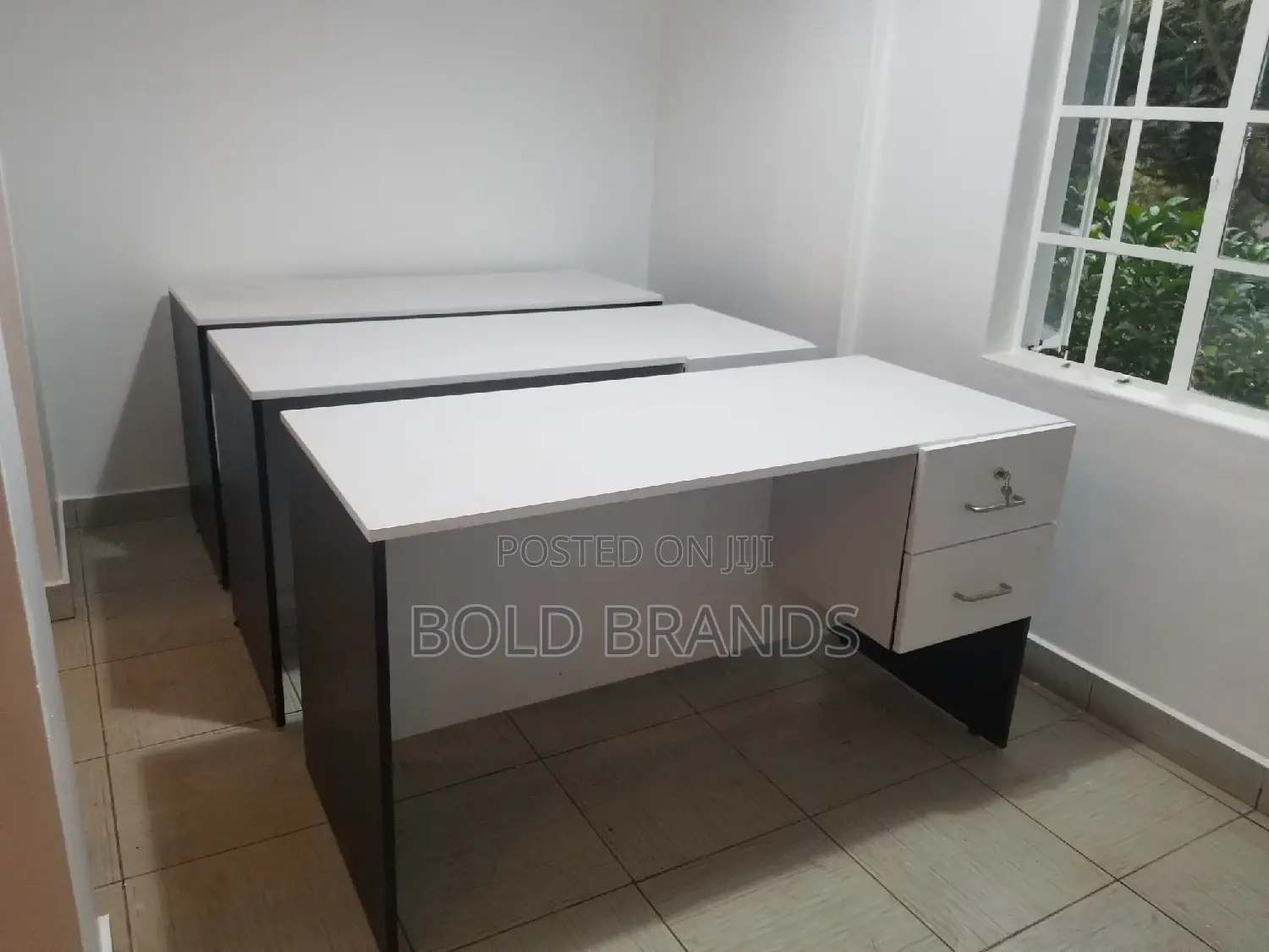 Office Desks/ Tables