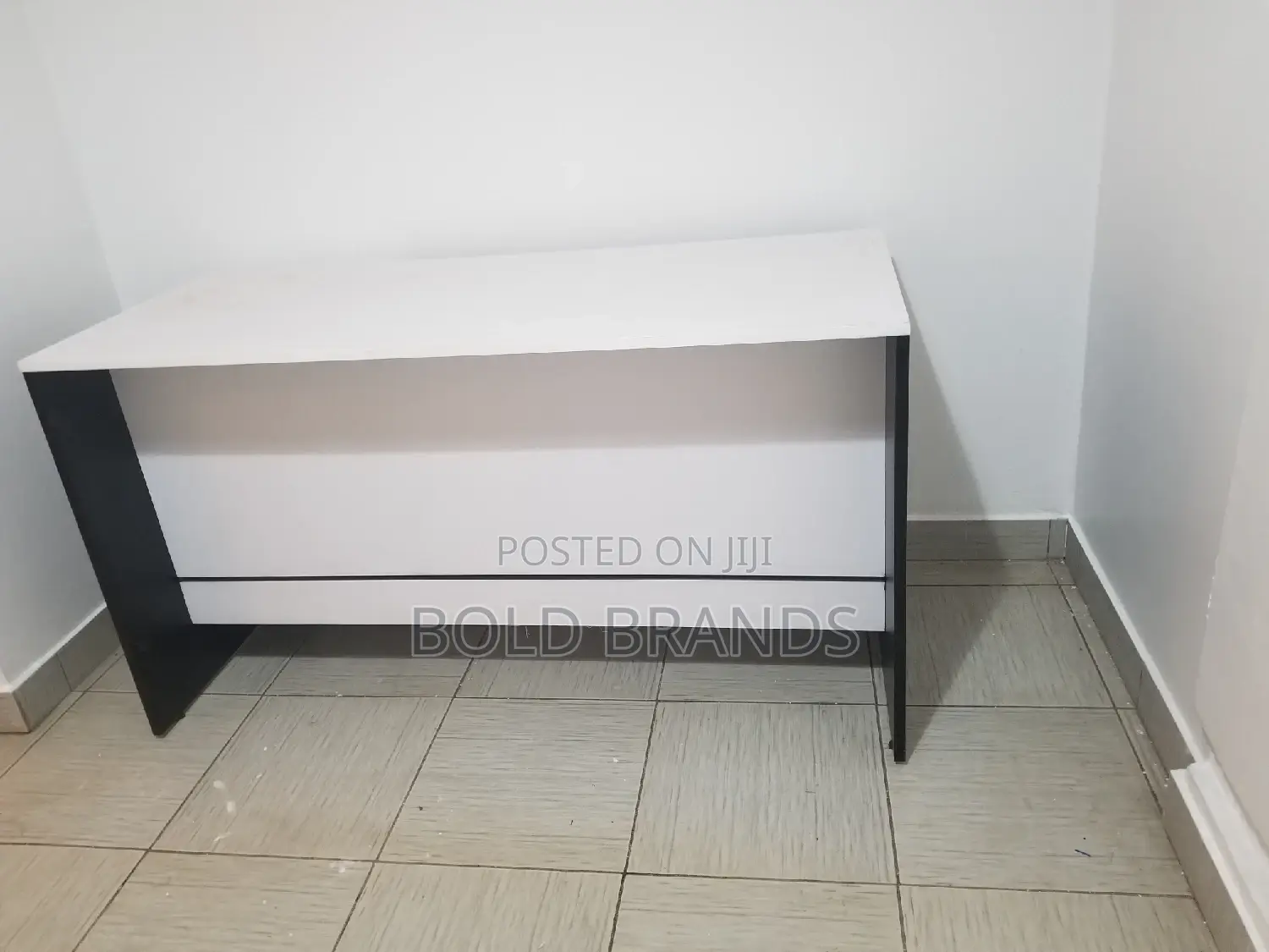 Office Desks/ Tables