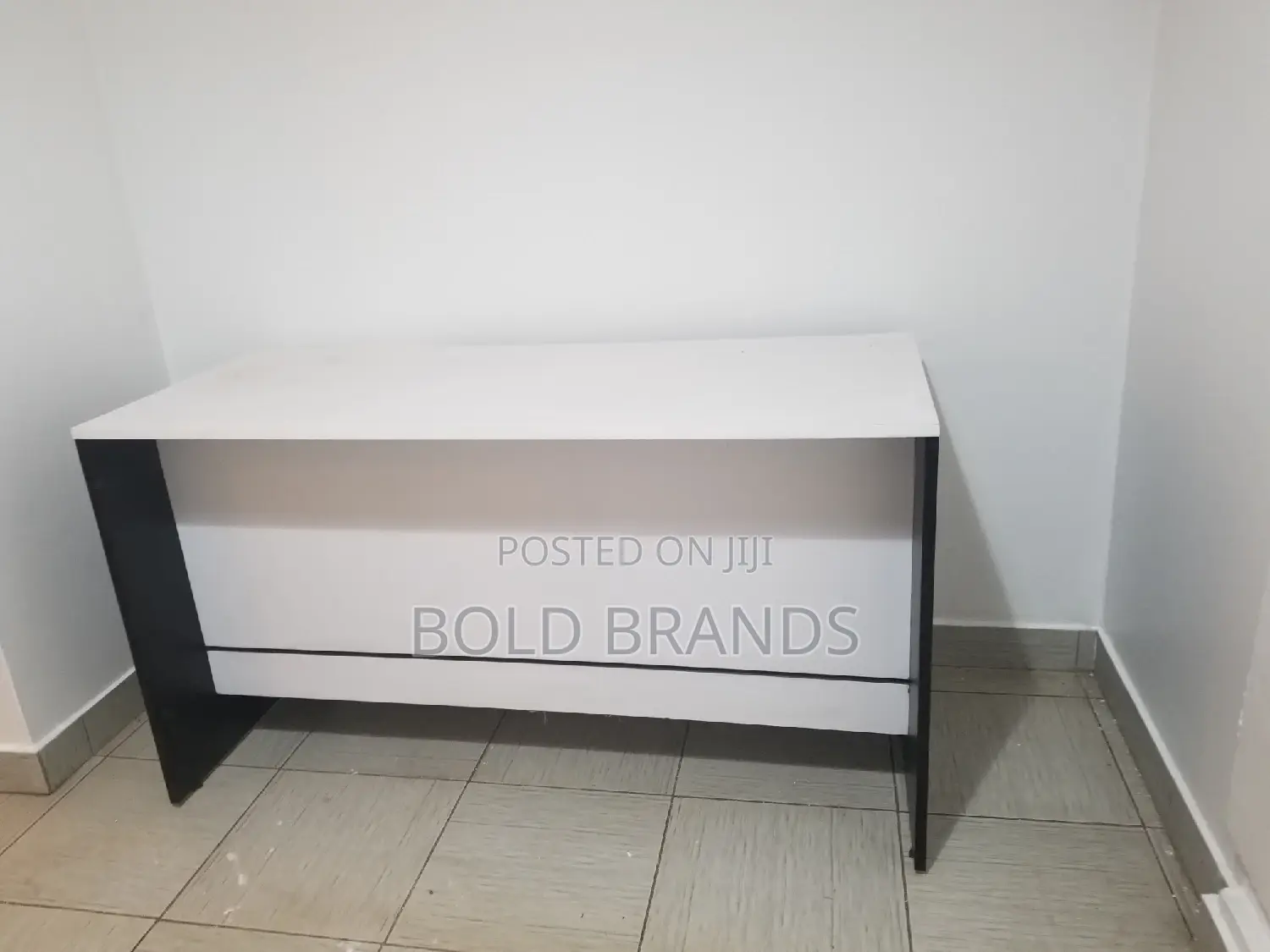 Office Desks/ Tables