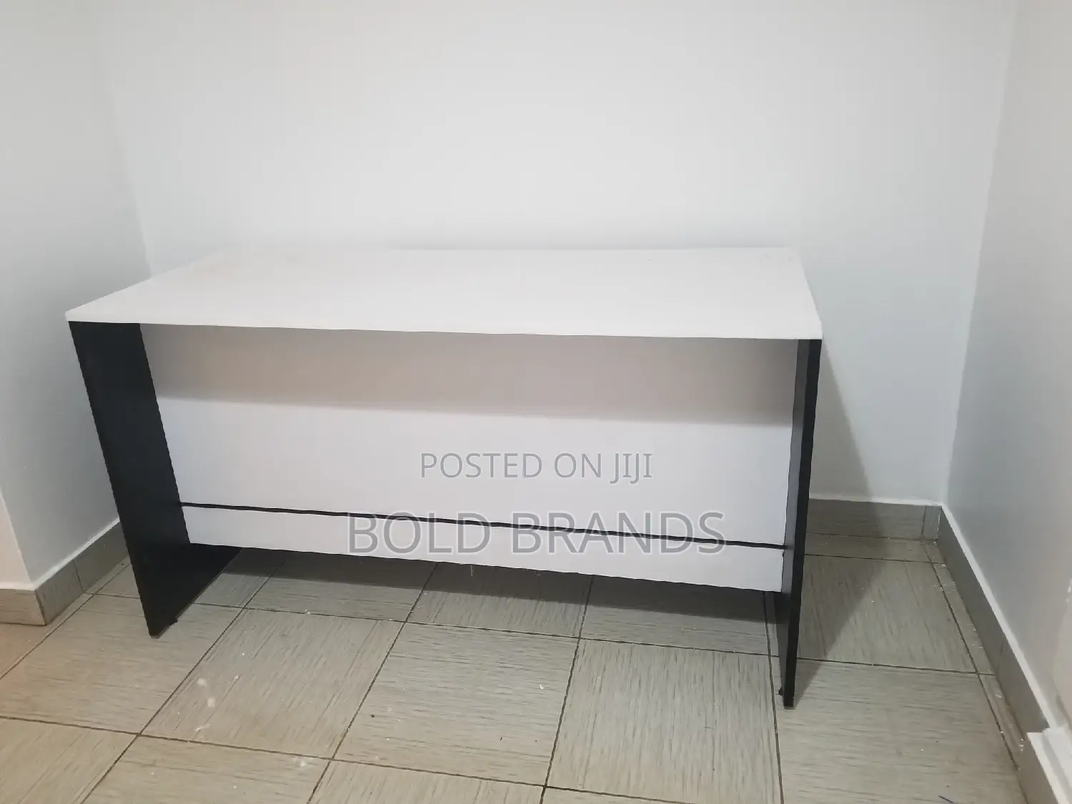 Office Desks/ Tables