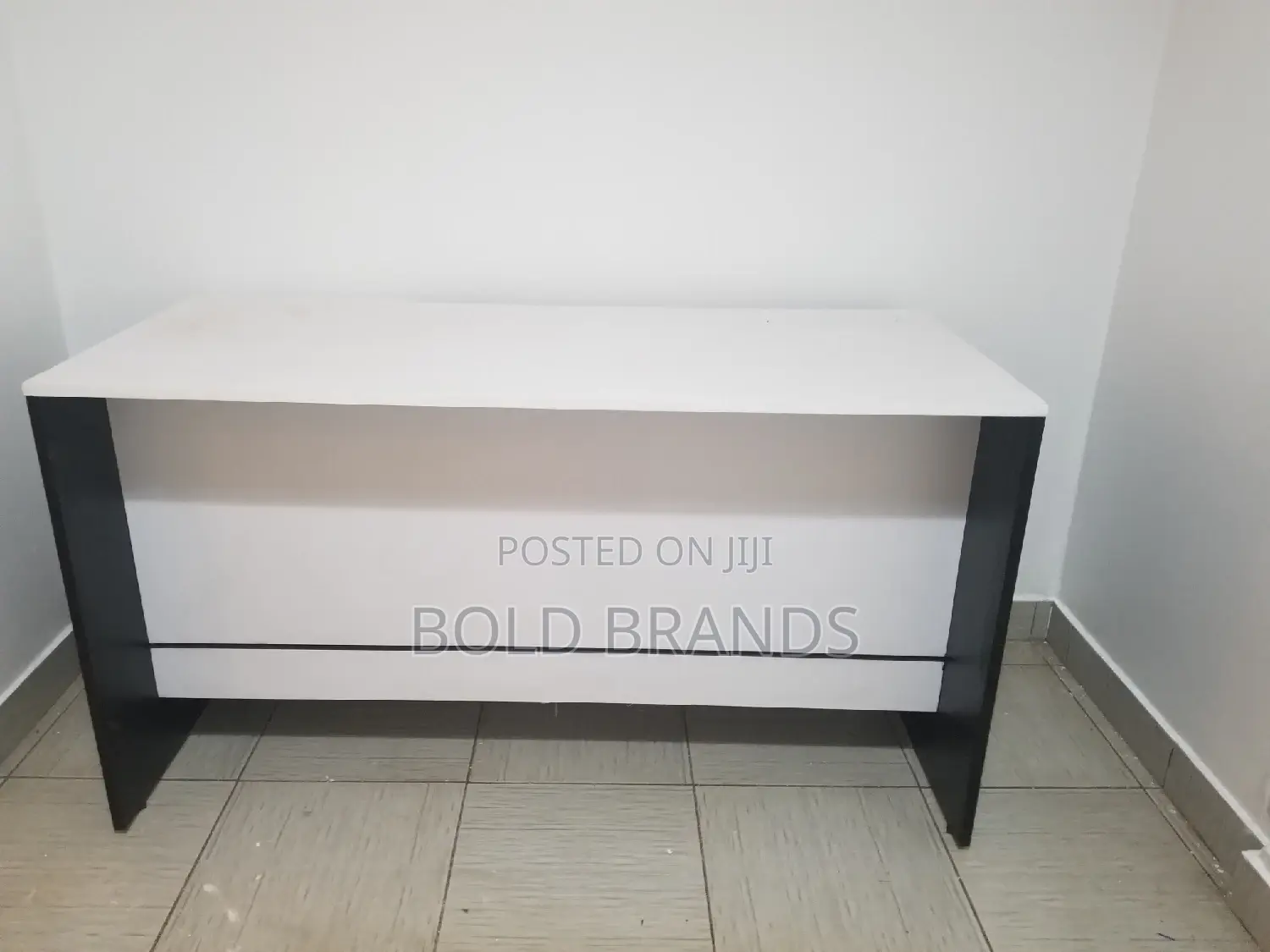 Office Desks/ Tables