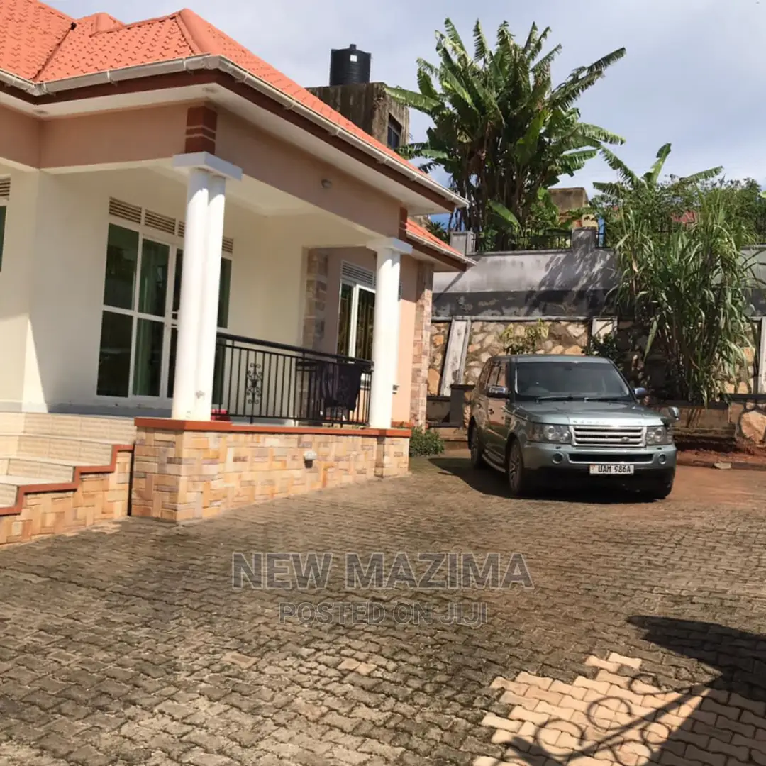Classic Fuly Furnished Bangalow Home With Range Rover Onsale