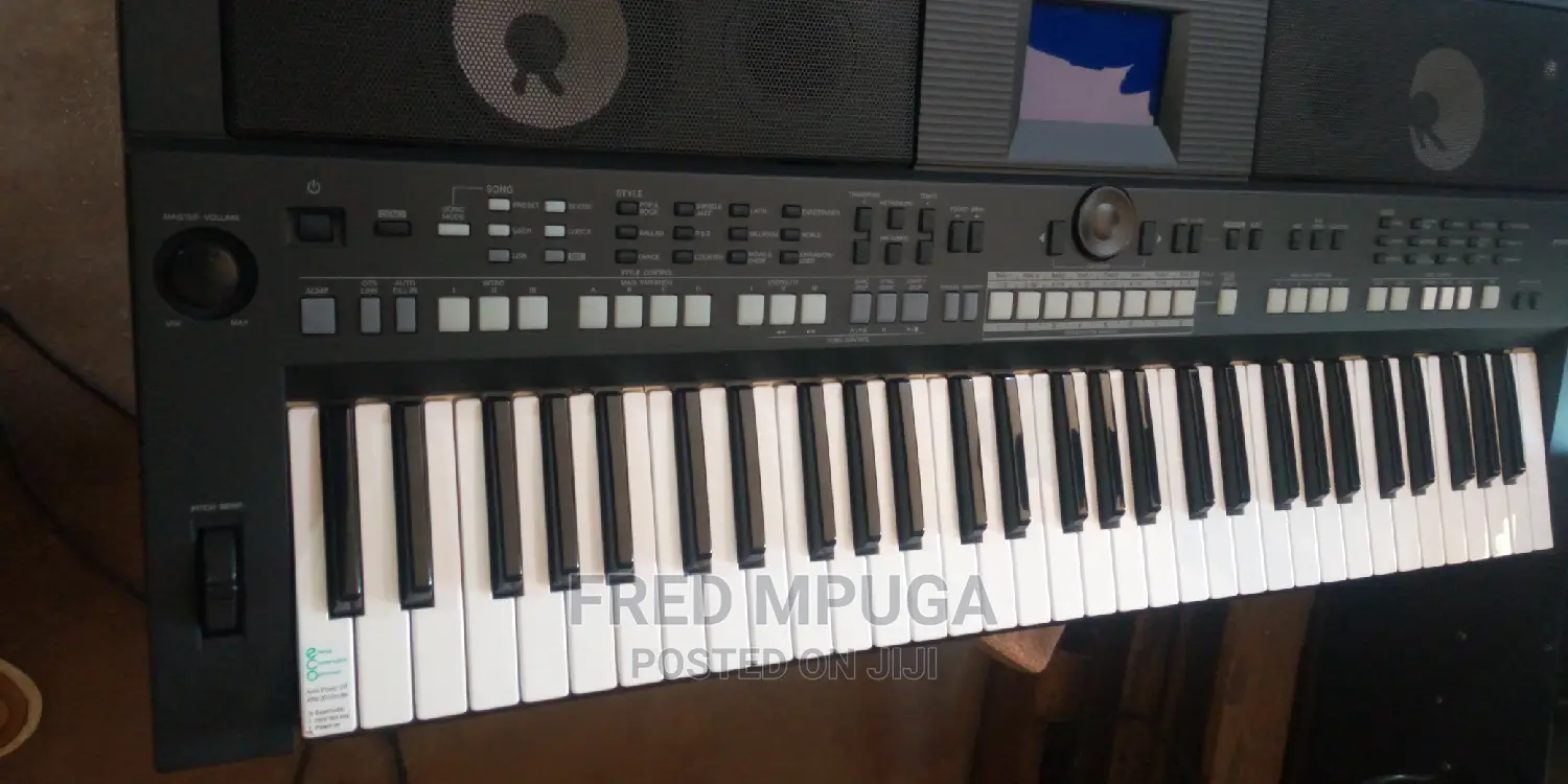 Yamaha PSR S650