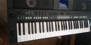 Yamaha PSR S650