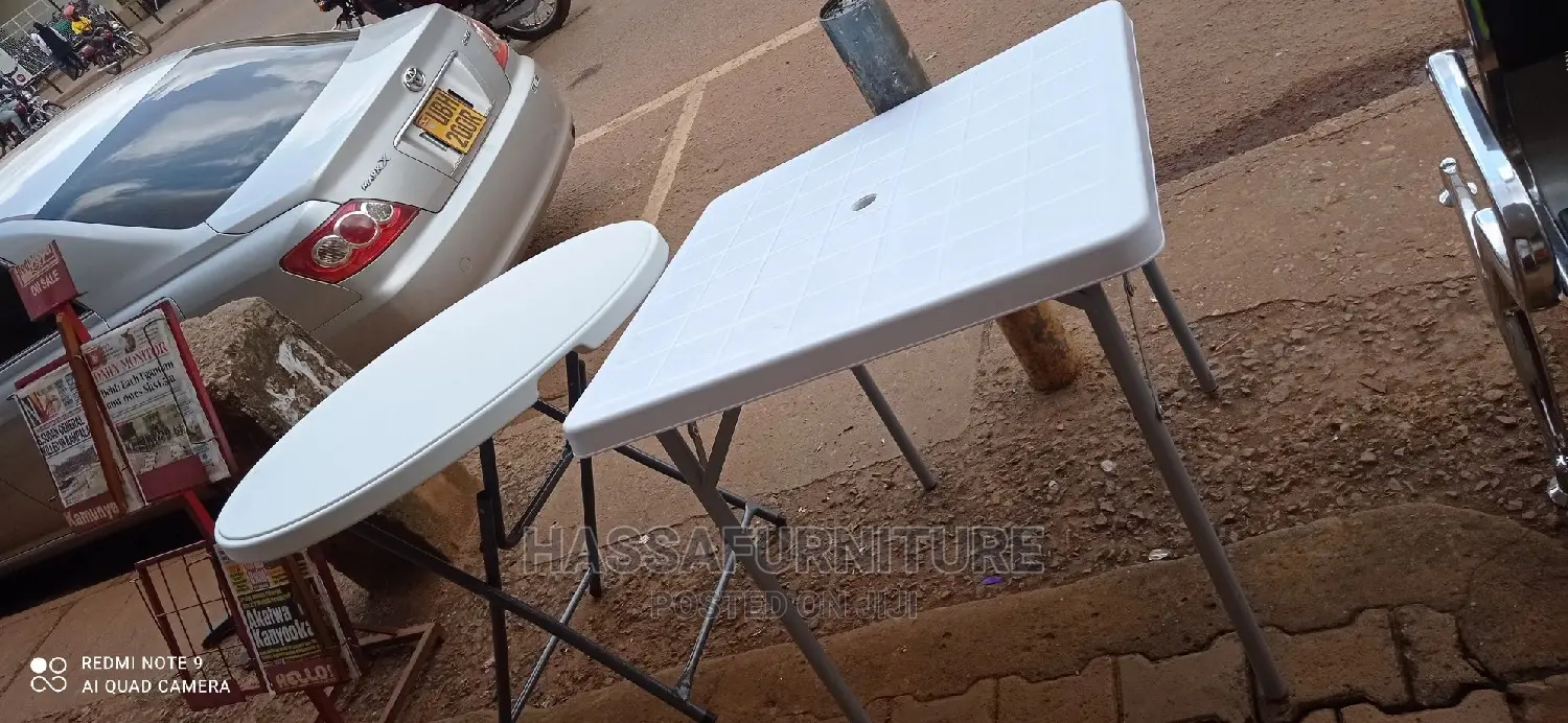 Foldable Restaurant Tables