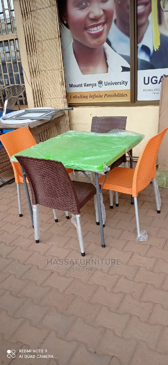 Brand New Restaurant Set 4 Seaters