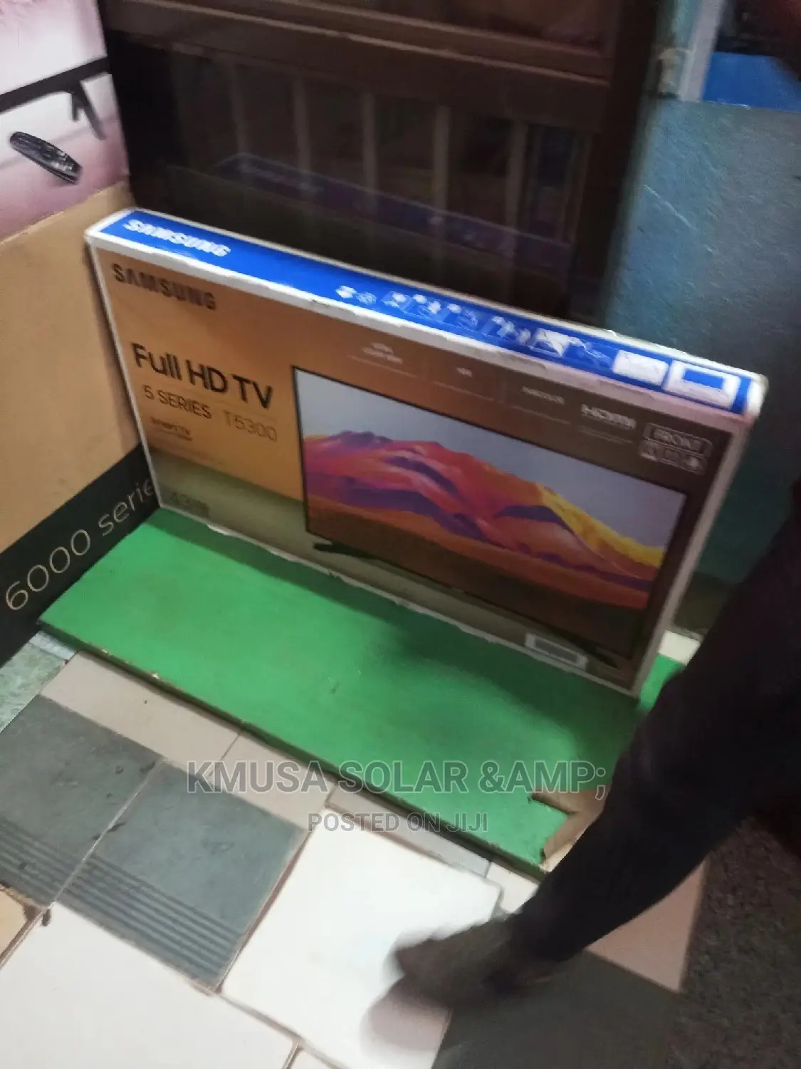 43" Samung Full HD TV
