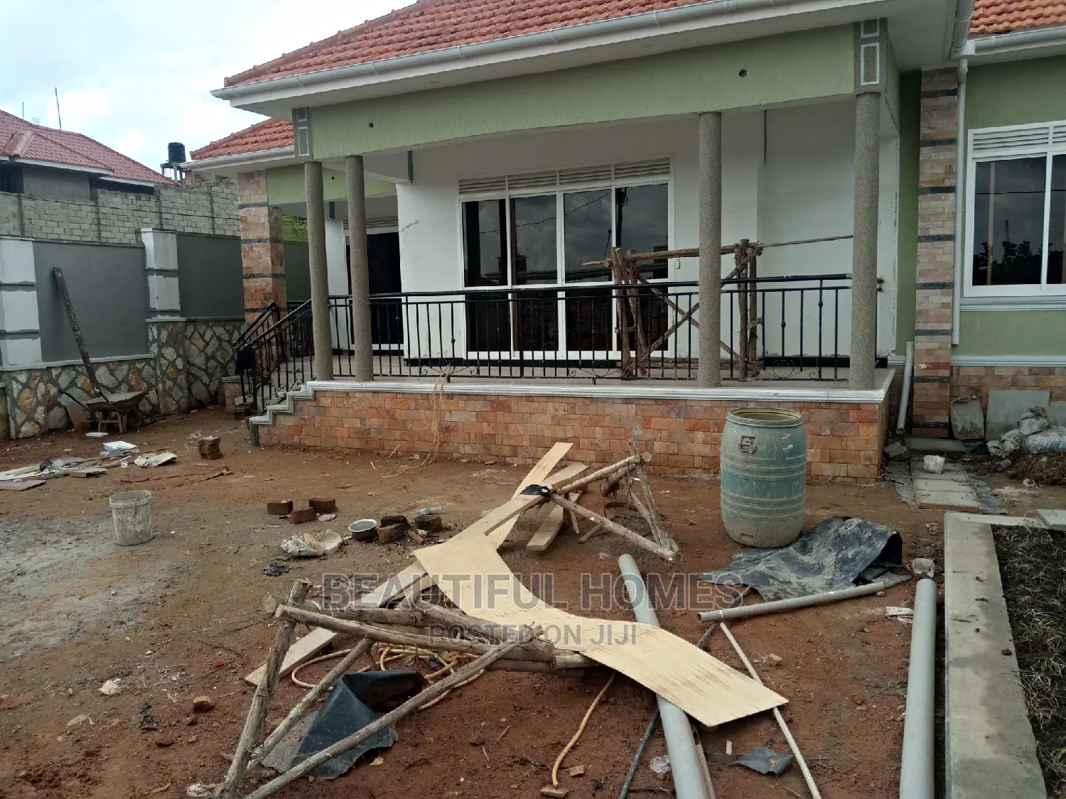 Kira Home With Four Bedrooms on Sale