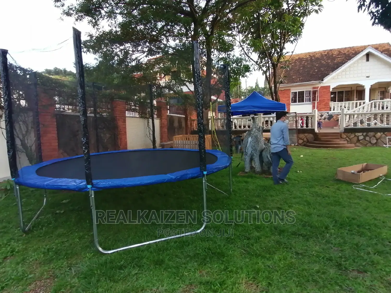 Indoor Outdoor Bounce Fitness Trampoline With Enclosure 8'