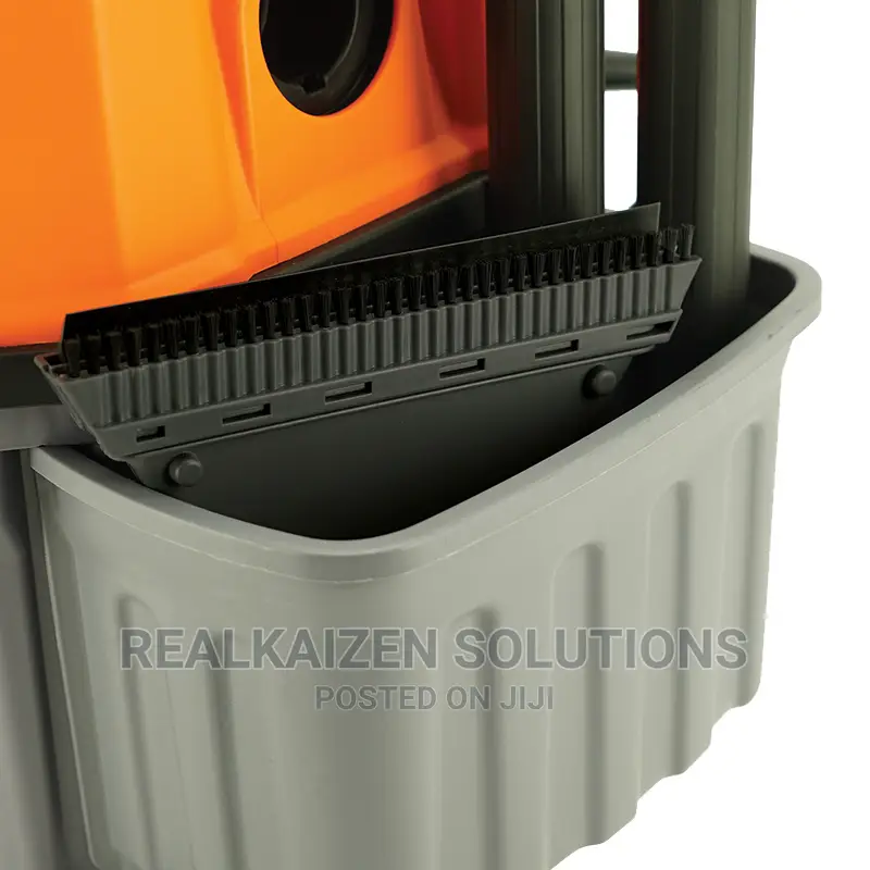 Bennett Read Dry Wet and Blow Tough 15
 Vacuum Cleaner
