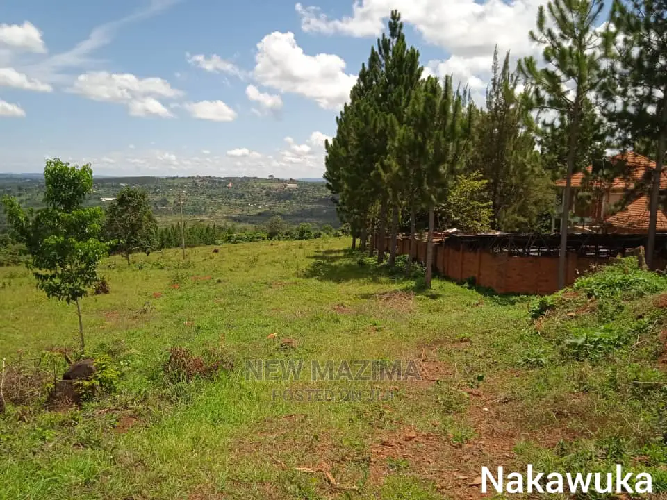 Beautiful Hot Estate in Nakawuka for Sale