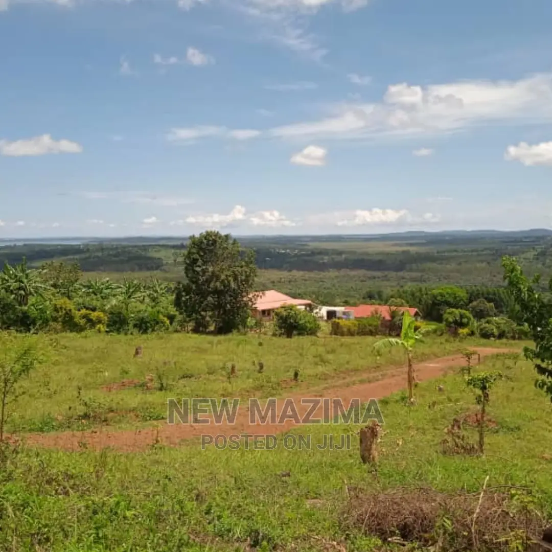 Beautiful Hot Estate in Nakawuka for Sale