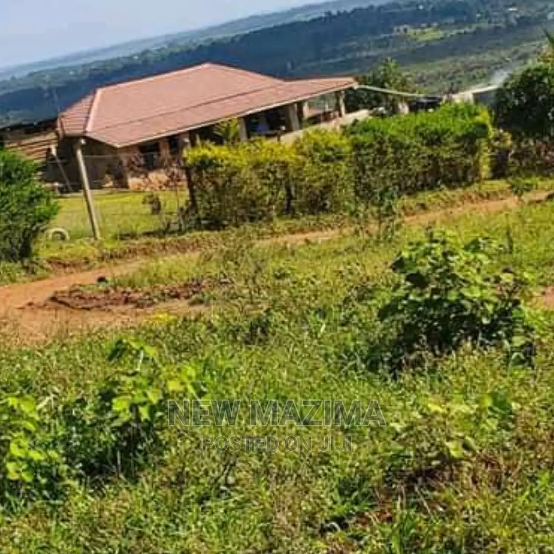 Beautiful Hot Estate in Nakawuka for Sale