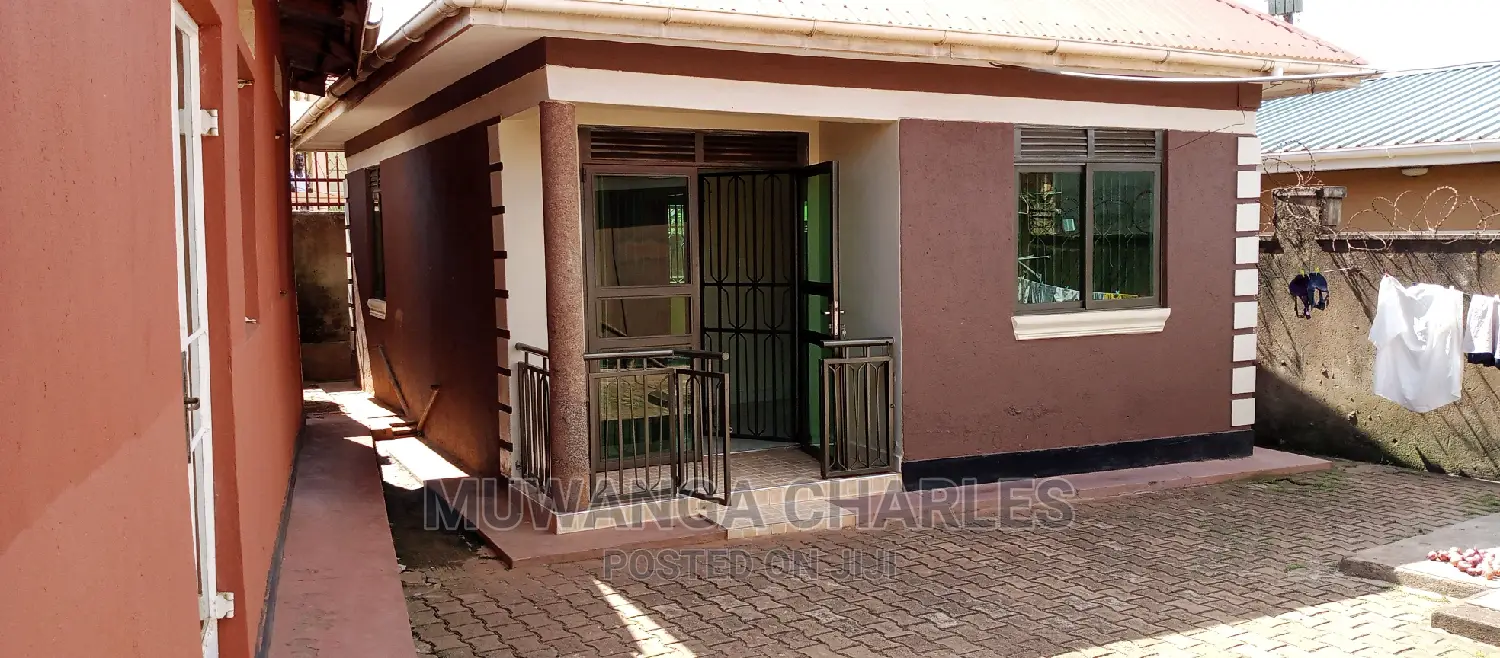 Double Room Is for Rent in Bukoto