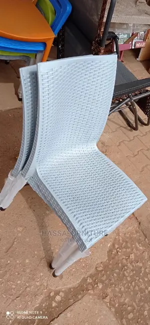Plastic Chrome Chairs With Metal Stands