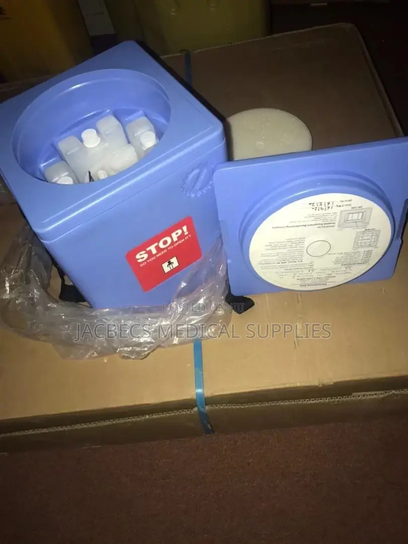 Vaccine Carriers With Ice Packs