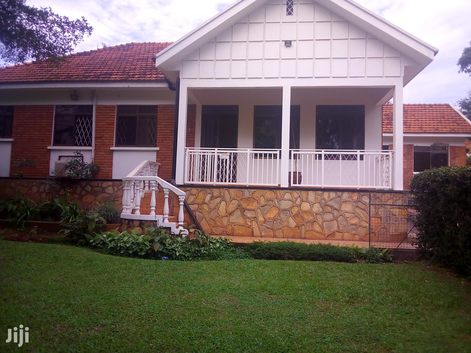 Three Bedroom House In Kololo For Rent