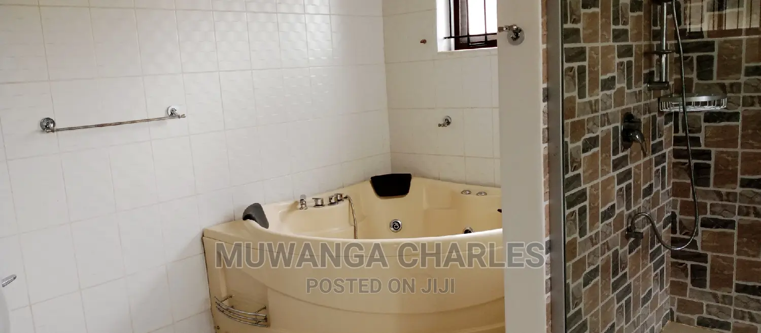 5bdrm House in Fs Properties Ltd, Central Division for Rent
