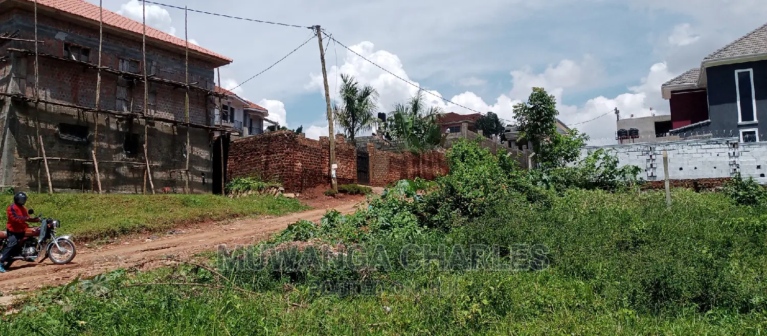 Plot With Structure Is Available for Sale in Kira