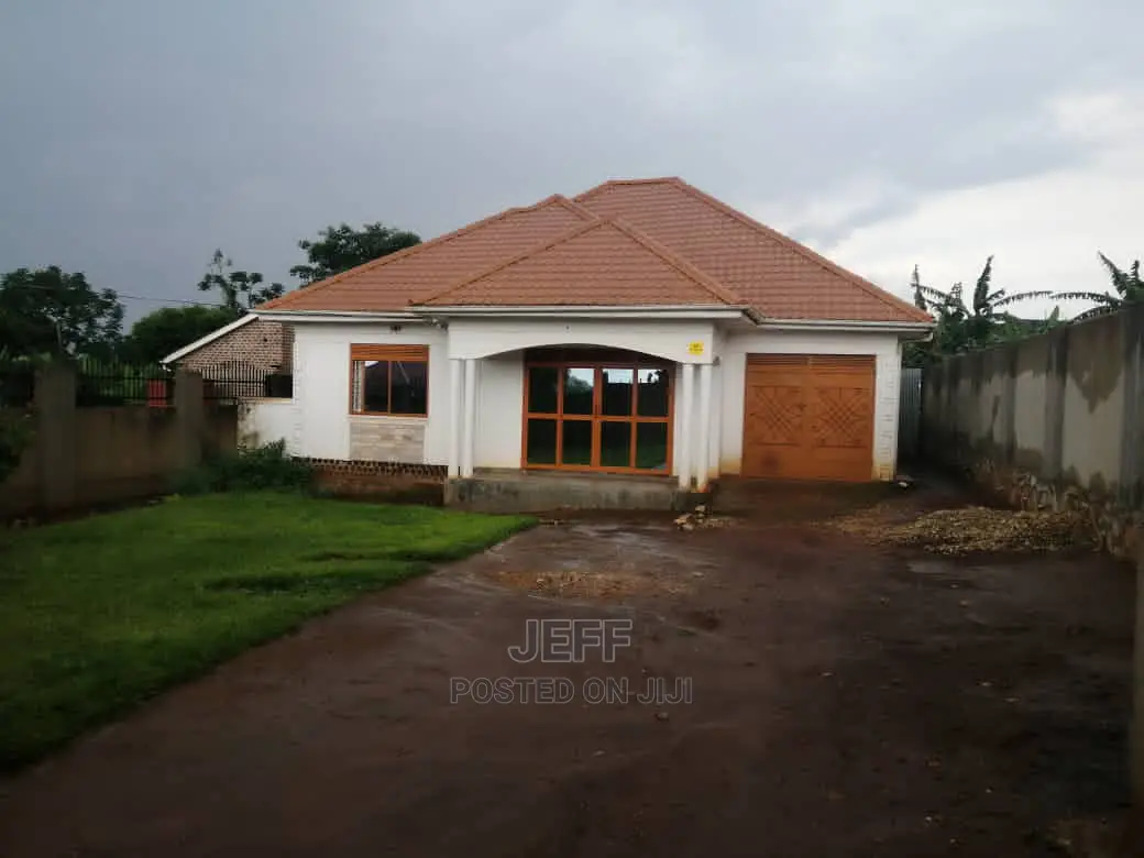 3 Bedrooms Bungalow for Sale in Jomayi Estate, Kampala