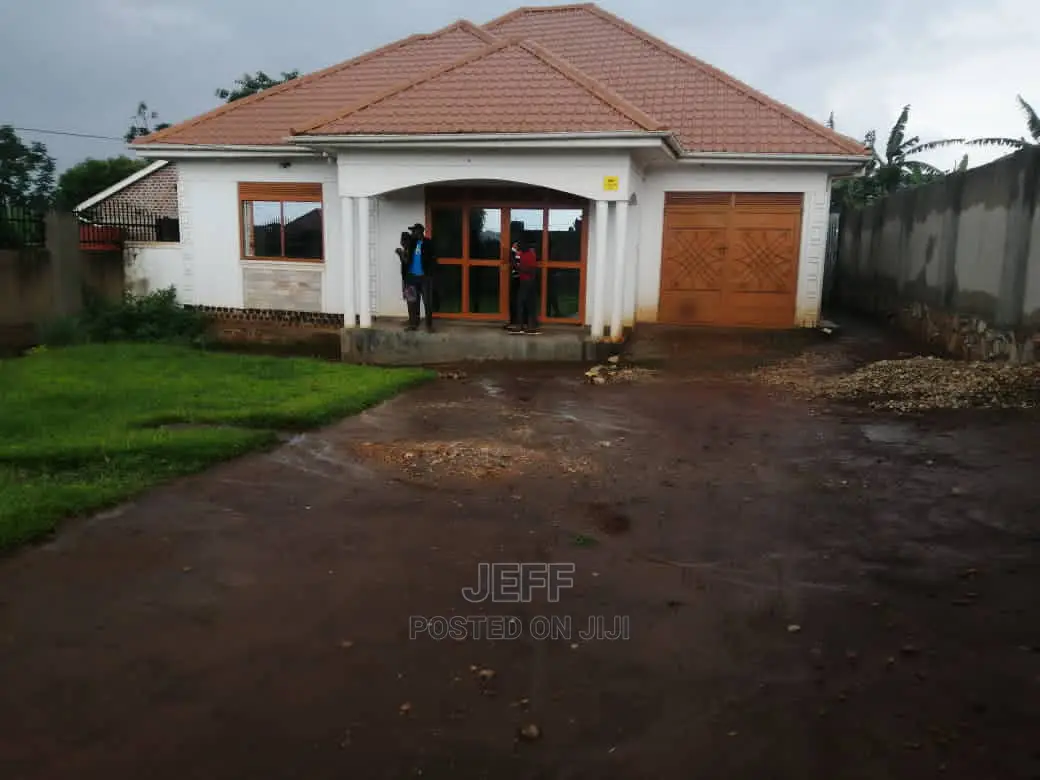3 Bedrooms Bungalow for Sale in Jomayi Estate, Kampala