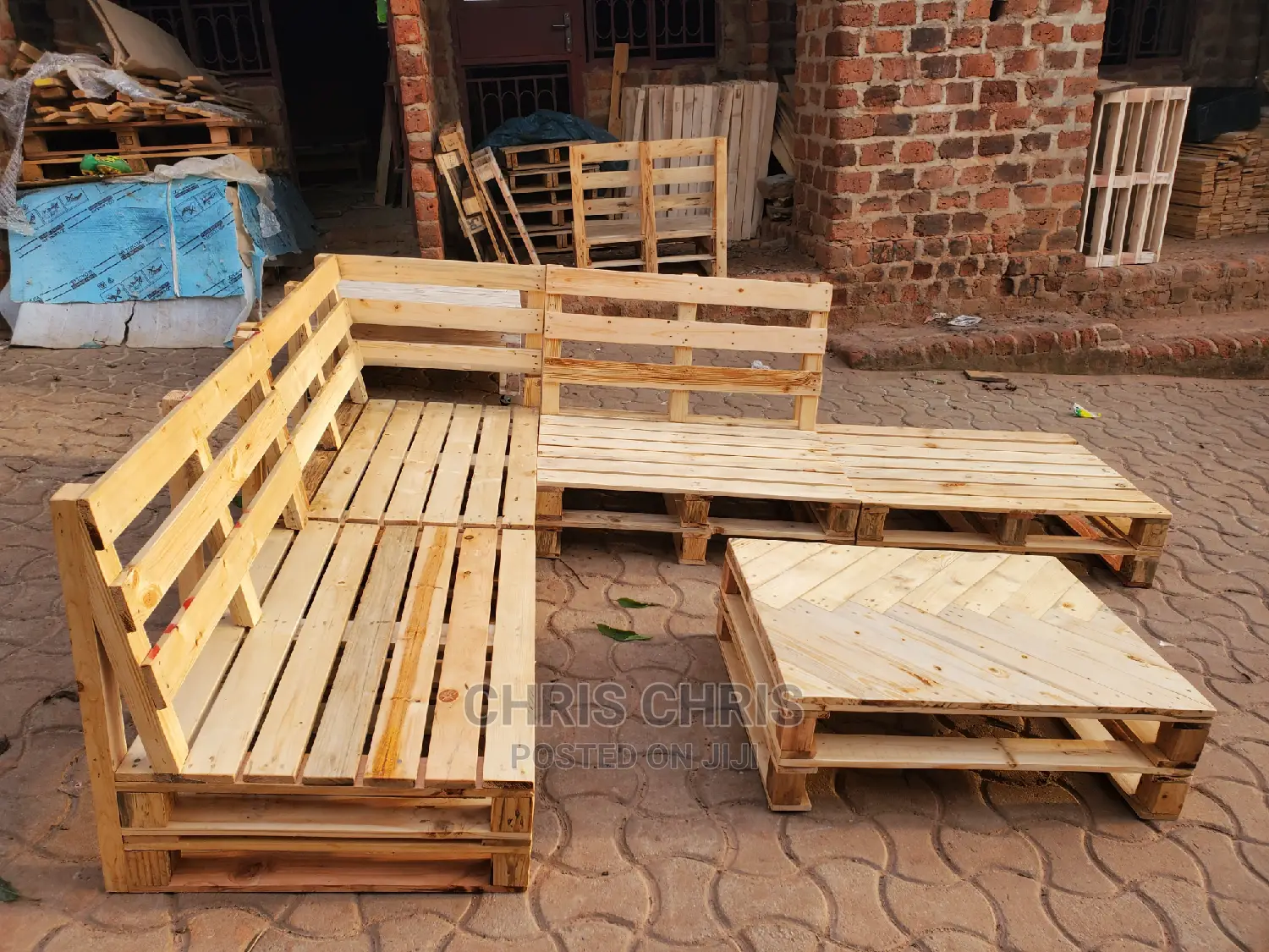 Pallet Design Bar Stools With Chairs