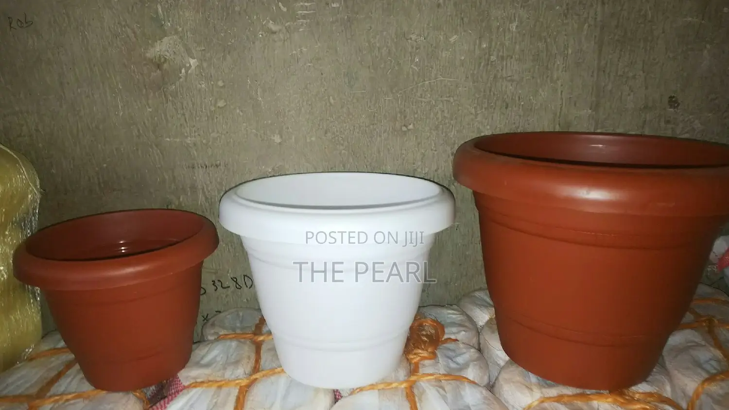 Round Plastic Flower Pots
