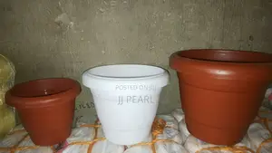 Round Plastic Flower Pots