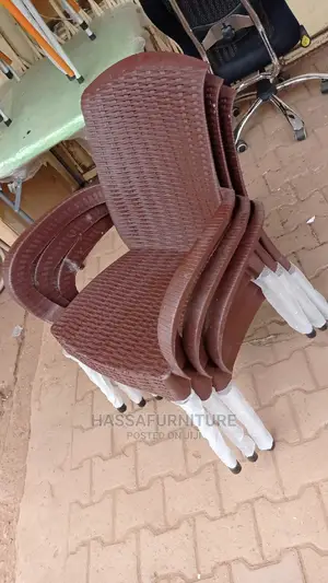 Plastic Chrome Chair With Metal Stands