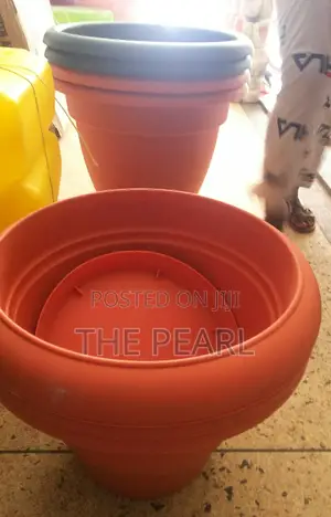 Pladtic Round Flower Pots