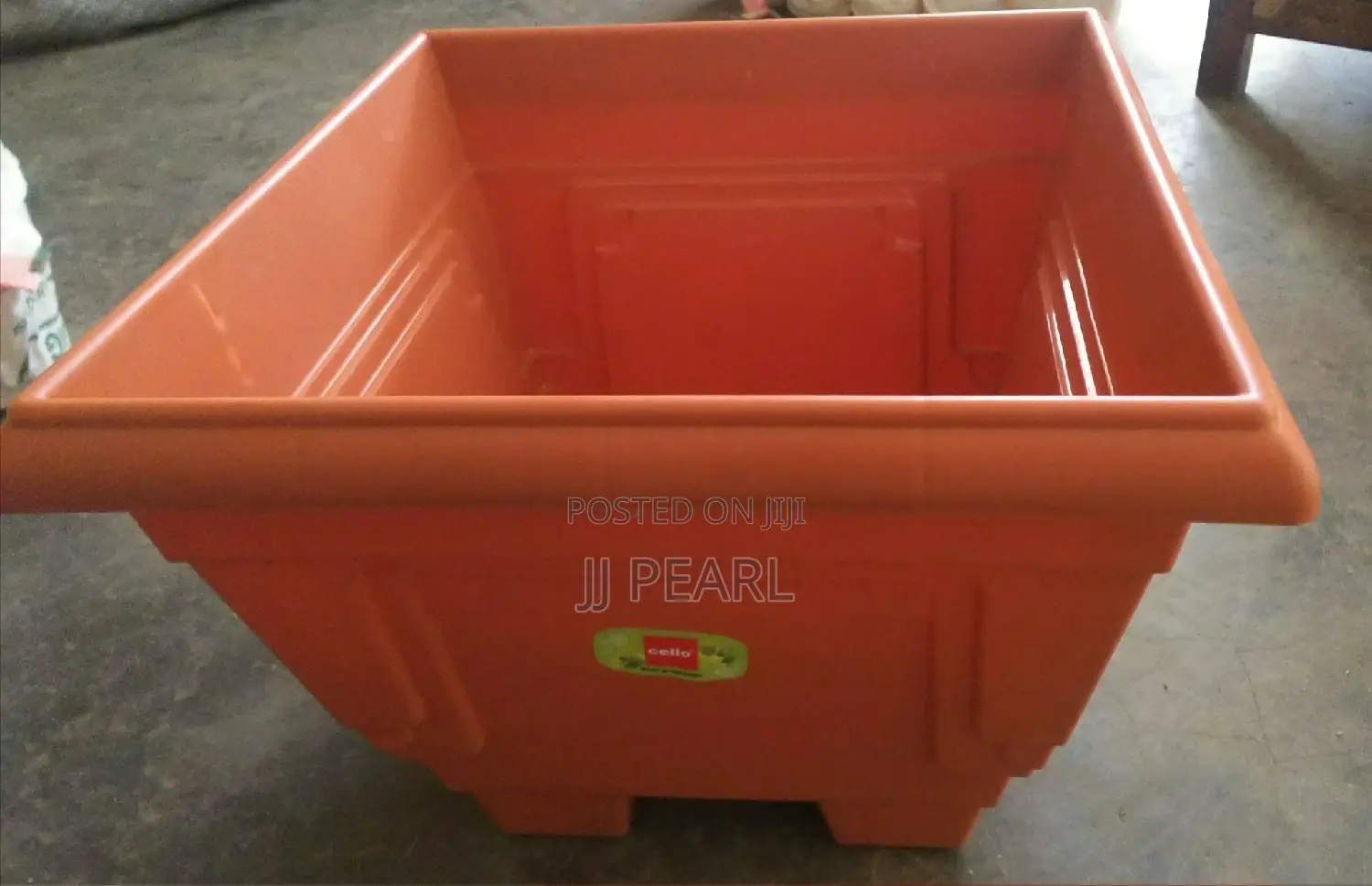 Squared Plastic Flower Pots