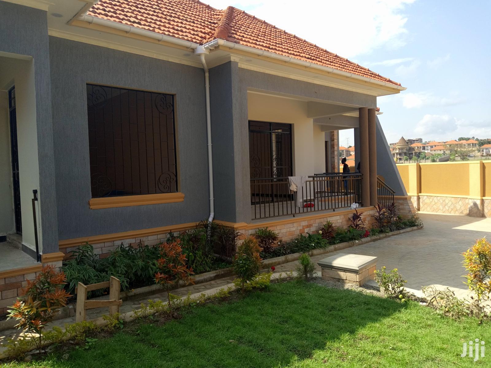 Kira Champion House on Sell