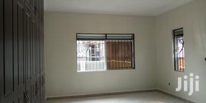 Kira Applause House on Sell