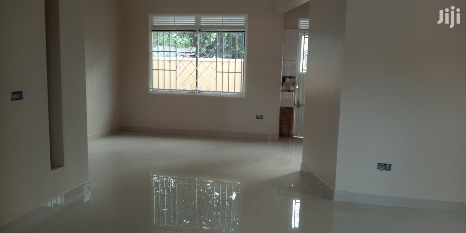 Kira Applause House on Sell