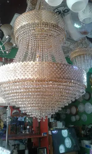 Center Light (Chandeliers)