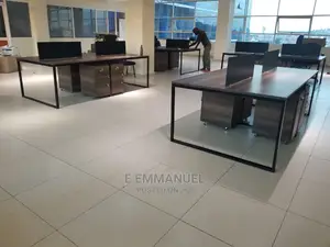 4 Seater Work Station