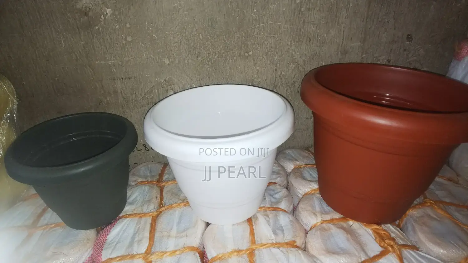 Pladtic Round Flower Pots