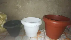 Pladtic Round Flower Pots