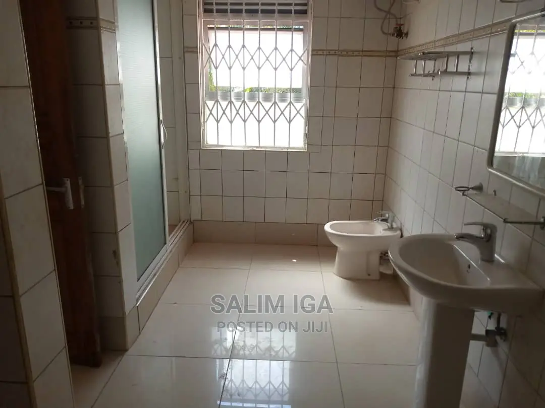 4bdrm Bungalow in Kololo Property, Kampala for Rent