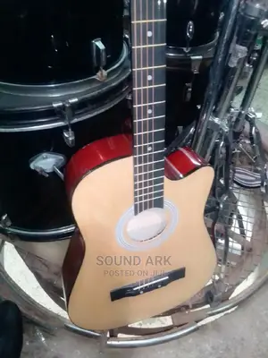Acoustic Guitar/ Box Guitar
