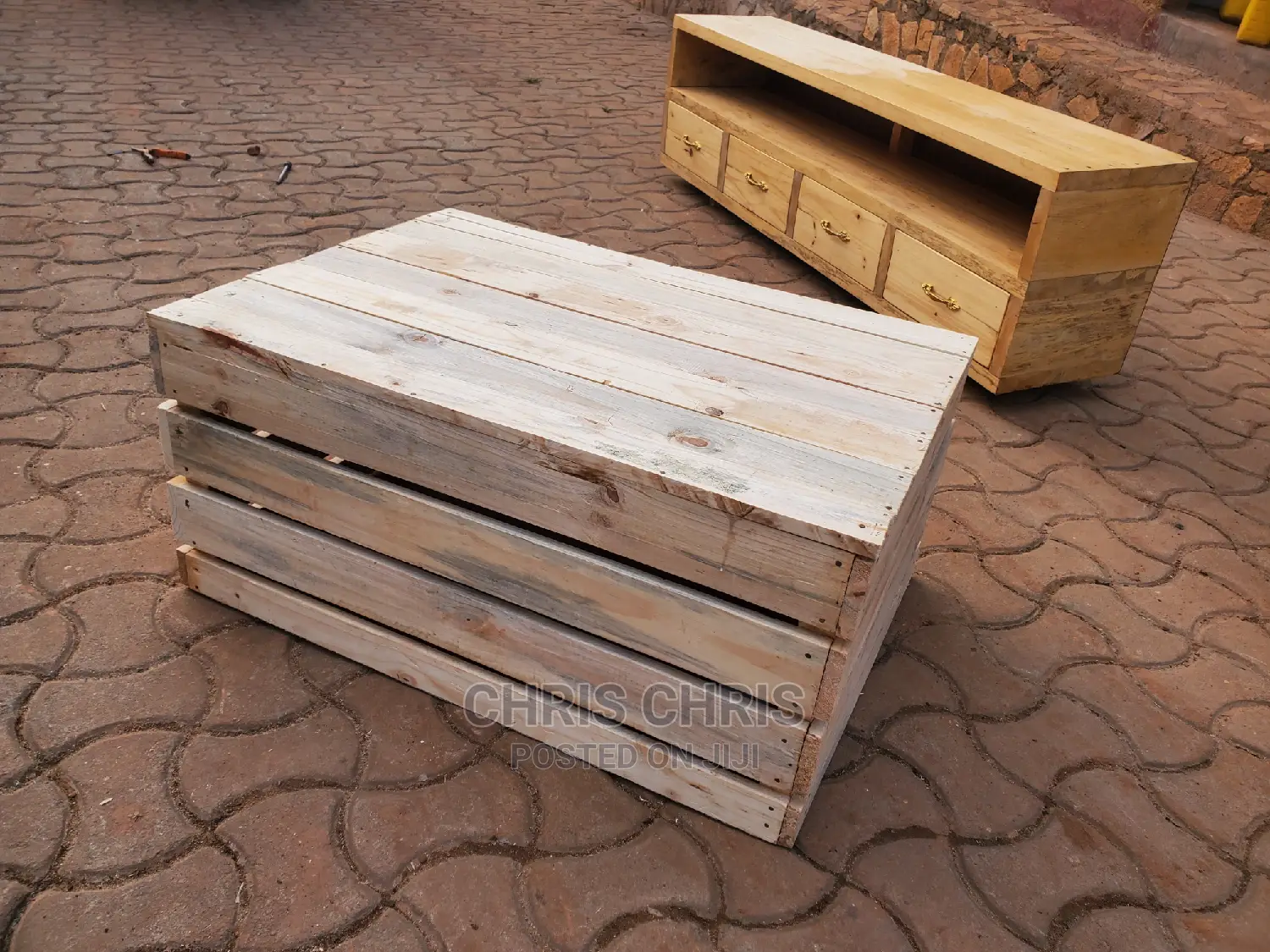 Pallet Tables And Stools