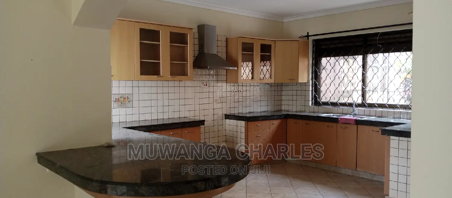 5bdrm Duplex in Fs Properties Ltd, Kampala for Rent