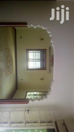 A Samie Detarched House For Rent In Kololo