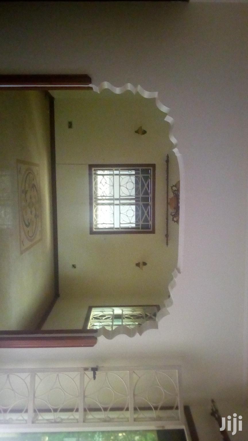 A Samie Detarched House For Rent In Kololo