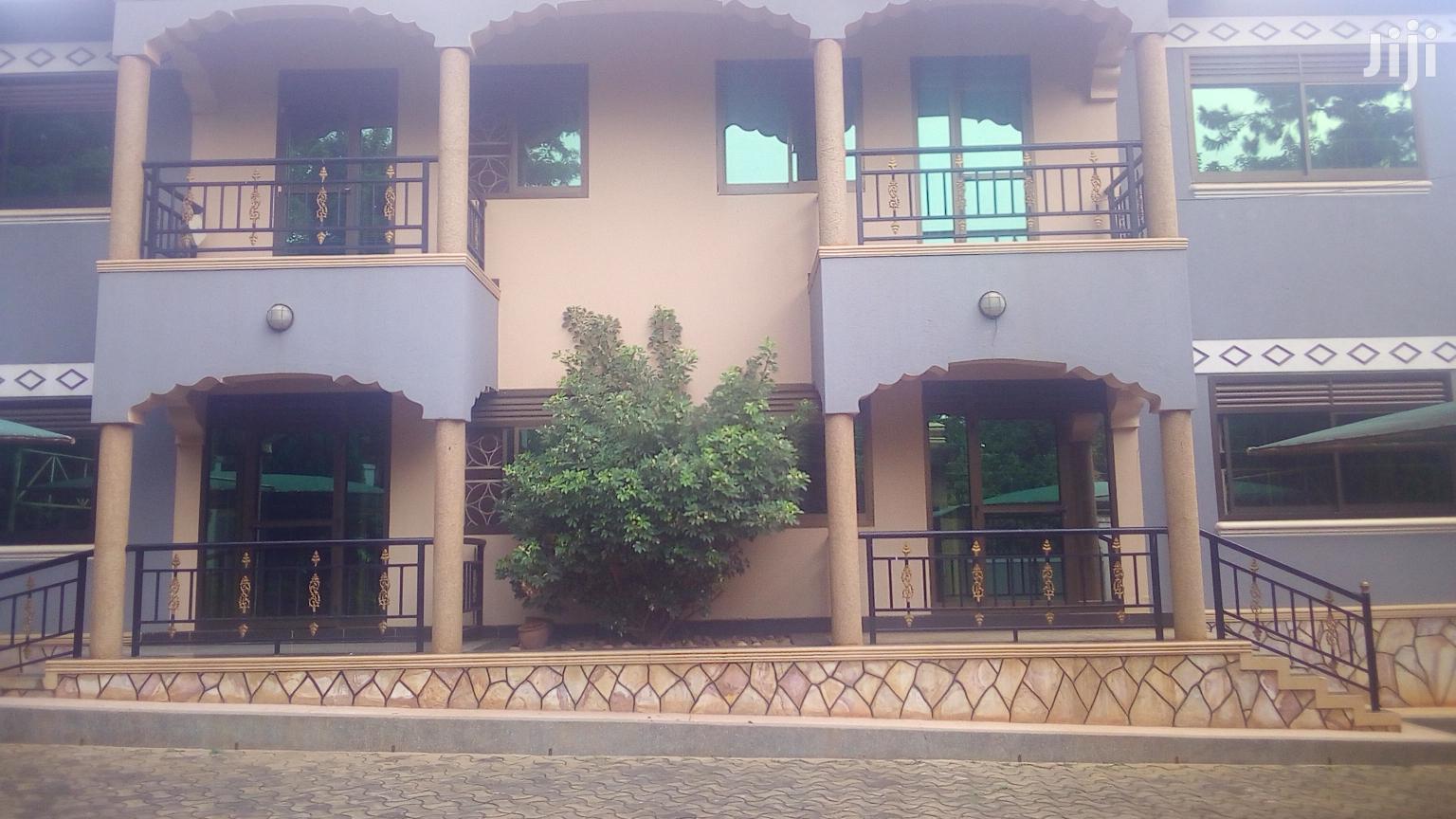 A Samie Detarched House For Rent In Kololo