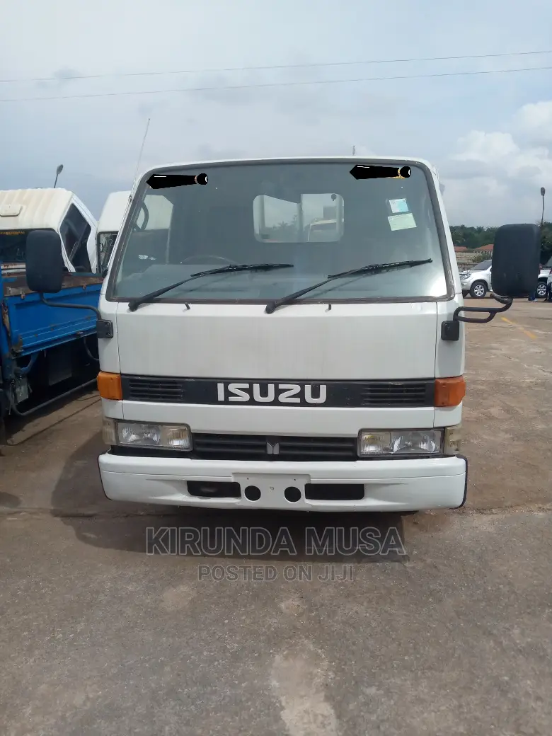 Isuzu Elf 2tone