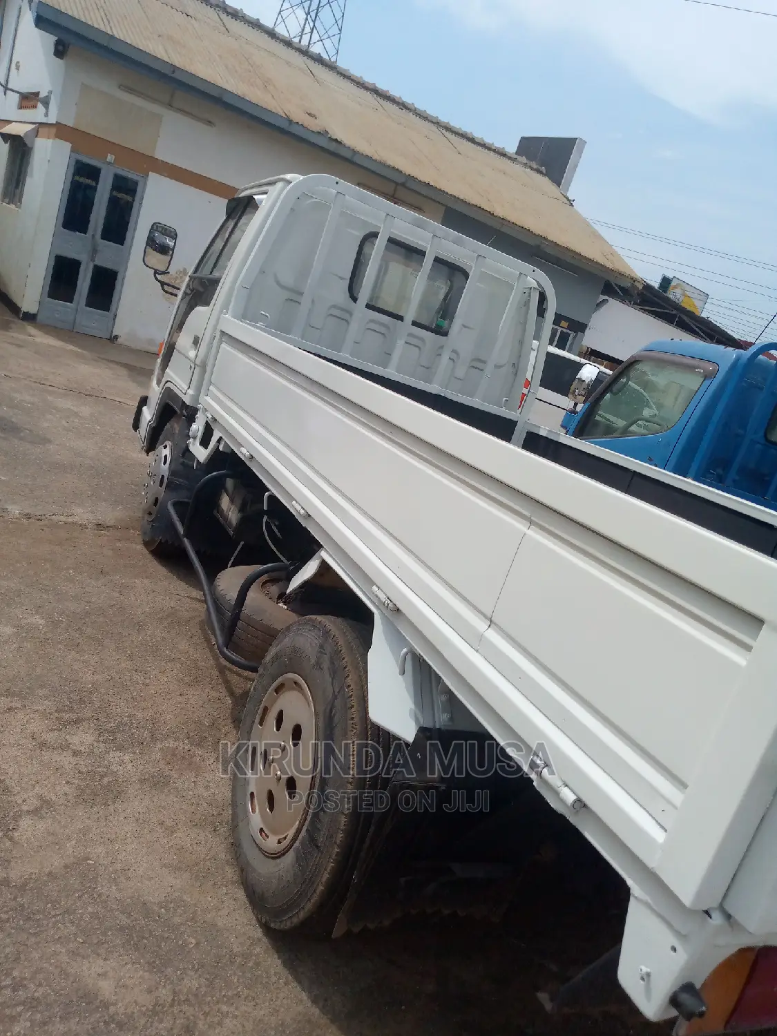 Isuzu Elf 2tone