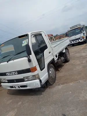 Isuzu Elf 2tone