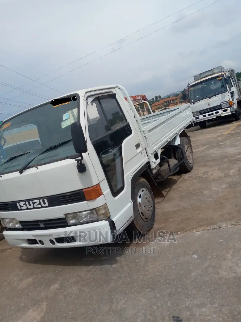 Isuzu Elf 2tone